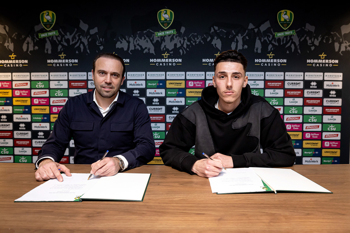 Ondertekening Lorenzo Maasland van ADO Den Haag 