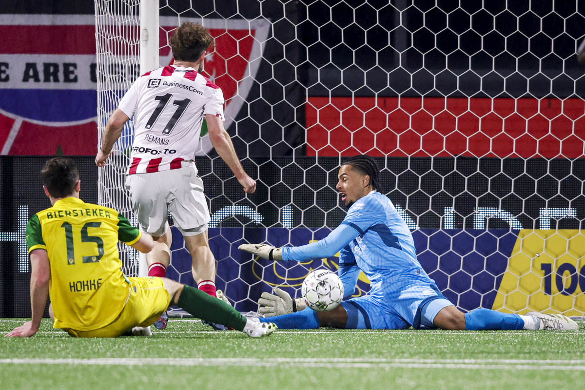 (L-R) *Milan Hokke* of ADO Den Haag, *Mart Remans* of TOP Oss, *Kilian Nikiema* of ADO Den Haag