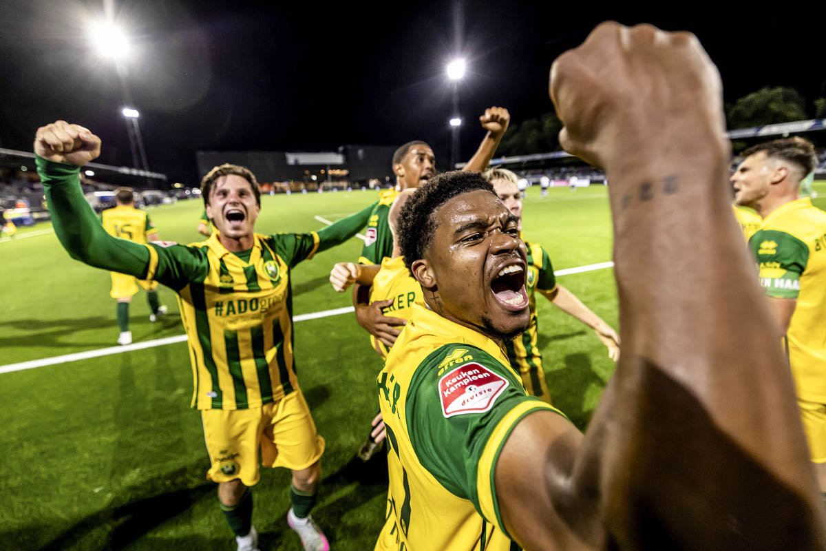 *Nigel Thomas* of ADO Den Haag, *Mees Kreekels* of ADO Den Haag celebrate 0-1