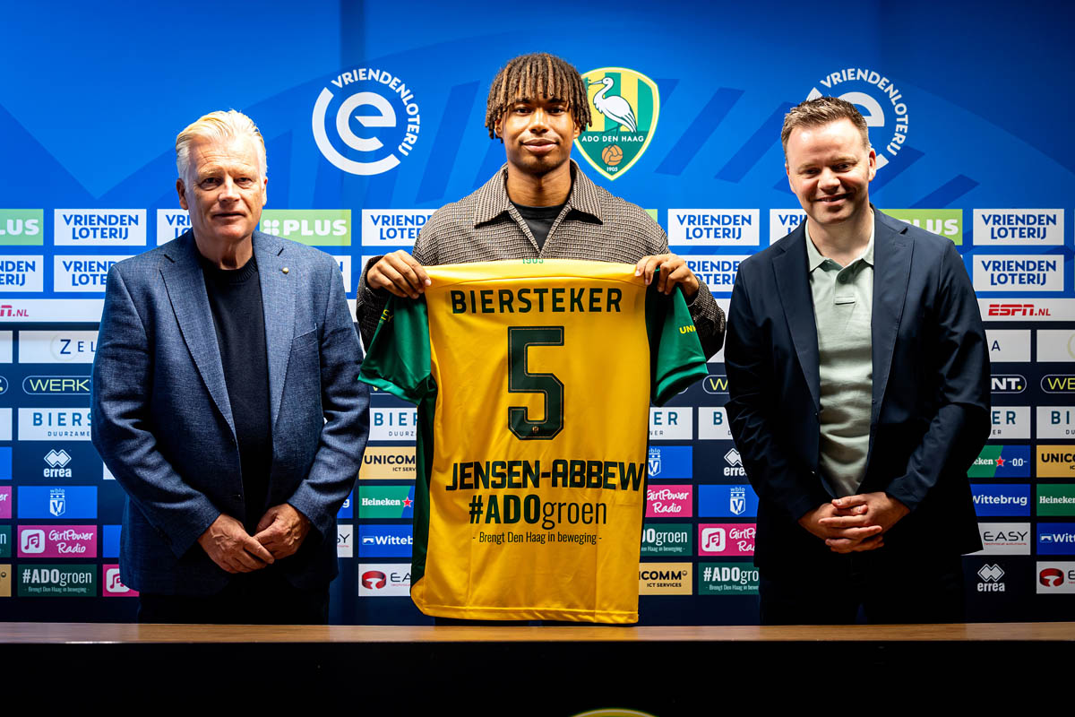 Presentatie *Jonas Jensen Abbew* of ADO Den Haag