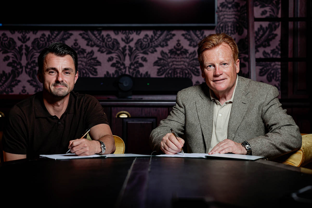 Ondertekening Daryl van Mieghem