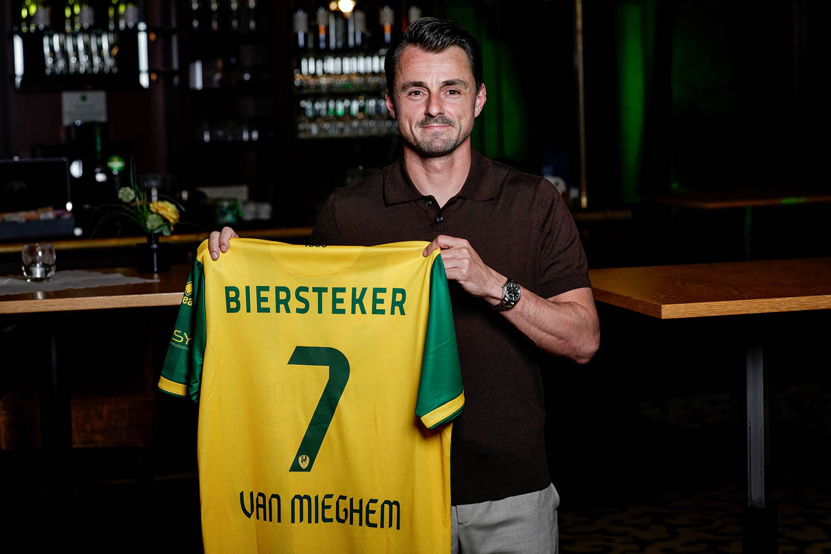 Ondertekening Daryl van Mieghem
